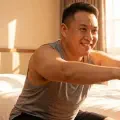 酒店房间HIIT训练指南：20分钟高效燃脂，出差也能坚持锻炼