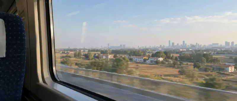 Featured image of post 高铁上的一段空白